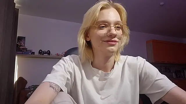 AuraNevera's Live XXX Chat