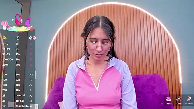 NayeCloud's Live XXX Chat