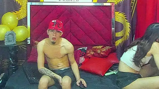 Pride_couple's Webcam Show