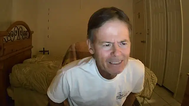 nakeedcowboi65 élő XXX-chatje