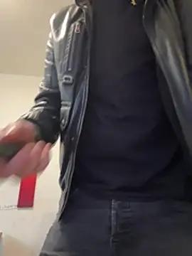 Toyjungee Live XXX-Chat