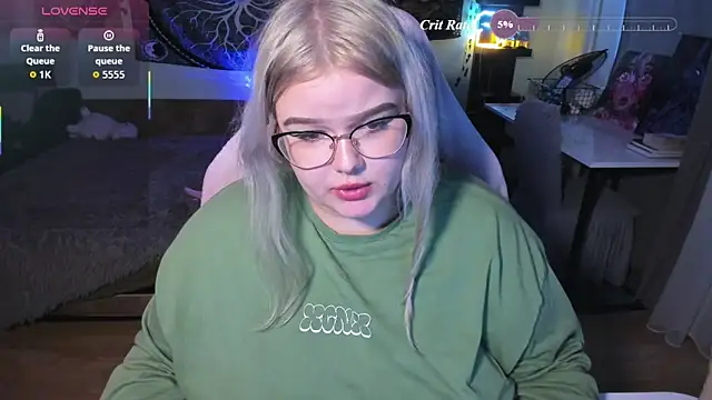 _CandyM1lky_ লাইভ XXX চ্যাট