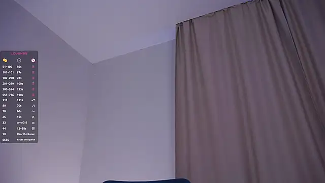 EffieHenri Chat XXX live