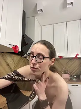 MartiniiSelenna: онлайн-секс-чат