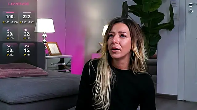 JuliaHyde Live XXX Chat