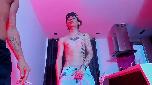 TheBatMansion's Live XXX Chat