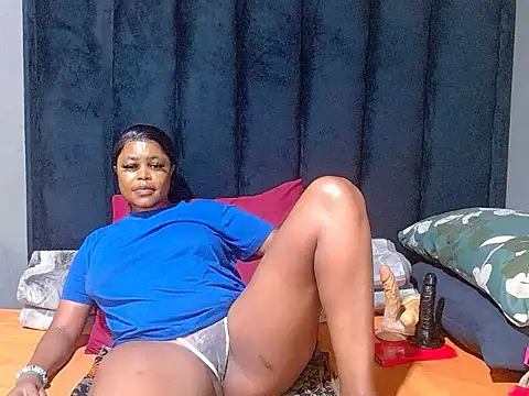 SpicyKitty33's Live XXX Chat