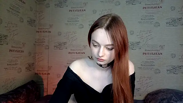 emi_less Chat XXX in diretta