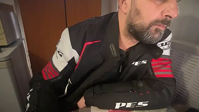 Živý XXX chat TARKAN1