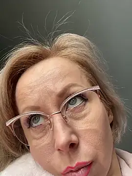 LuxuryNika: онлайн-секс-чат