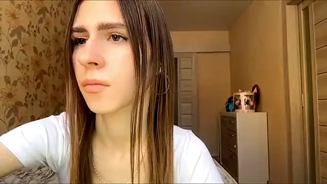 ElsieKuhlmannのライブXXXチャット