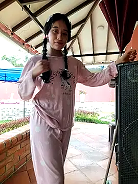 l0lita_emi Chat XXX in diretta