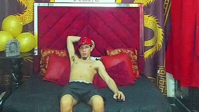 XXX chat uživo modela Pride_couple