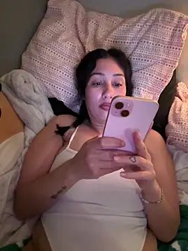 Chat +18 de lonelylexxxie ao vivo