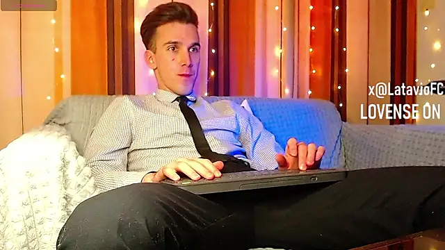 Chatroom XXX en direct de Midnighter_