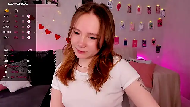 LanaBlu_ élő XXX-chatje