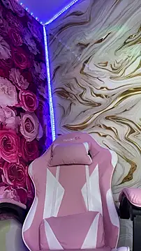 Valeryfox01_ Chat XXX in diretta