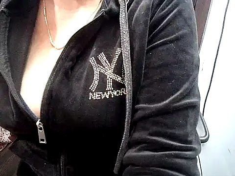 Nagma_housewife's Webcam Show