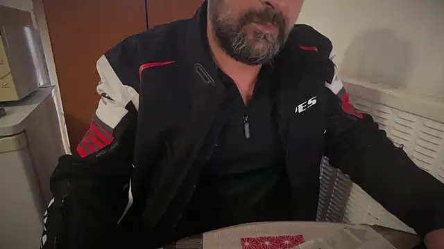 Chatroom XXX en direct de TARKAN1