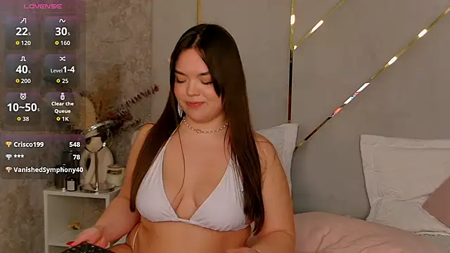 NaomiAster Chat XXX in diretta