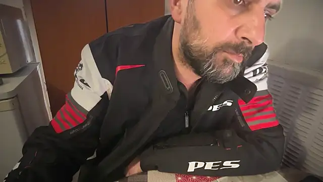 XXX chat uživo modela TARKAN1