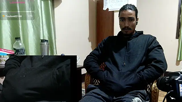 Gre3k_god Show in webcam