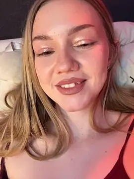 MilaMoone: онлайн-секс-чат