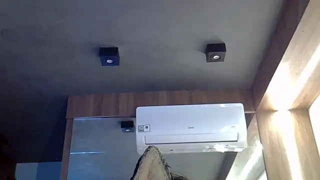 SkinnyKittenn Live XXX chat