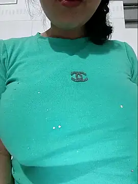 Shine_Mai Adlı Modelin Canlı XXX Sohbeti