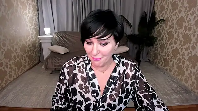 KiraTempt Live XXX-chat