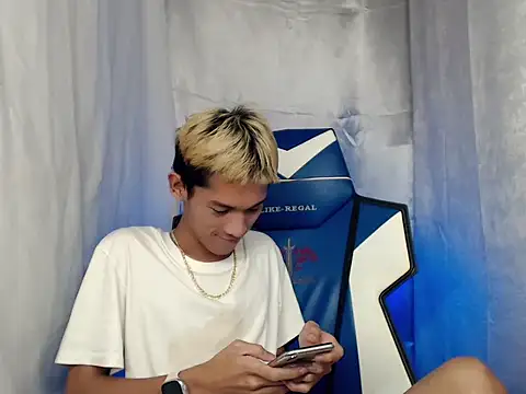 Онлайн чат XXX riks_tyler