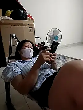 Chatroom XXX en direct de Mei-Mei89