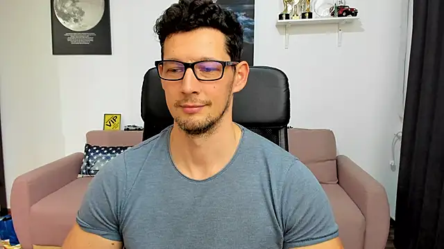 BrutusK08 Live XXX-Chat