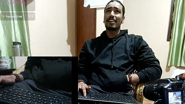 Gre3k_god Chat XXX live