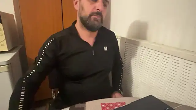 TARKAN1 Adlı Modelin Canlı XXX Sohbeti