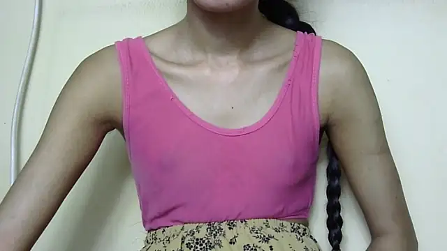 Chat +18 de Anu_tiny ao vivo