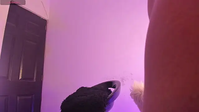 Michell_Whitets' Webcam Show