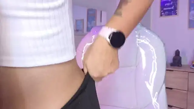 bluee_hazell Adlı Modelin Canlı XXX Sohbeti