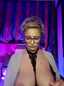 Chat XXX en directo de BellaBellaHot