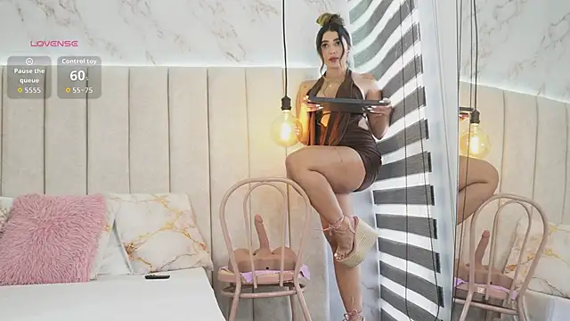 Annyy_Rosse Chat XXX in diretta