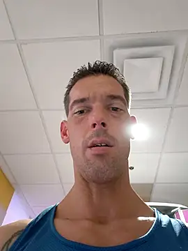 John19893 Live XXX-Chat