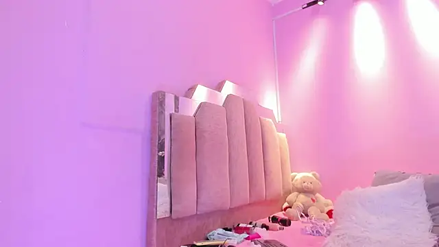 LoveQueen2 webcam show