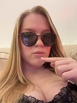 Little_Forest_ELF Chat XXX in diretta