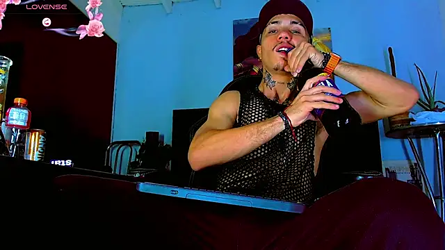 HannibalLester Chat XXX in diretta