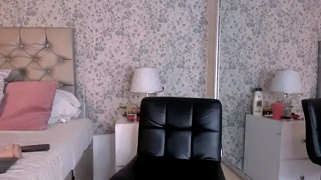 Clohe_Bell's Live XXX Chat