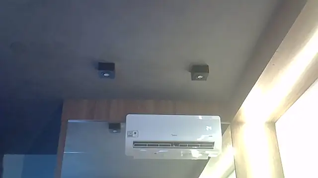 Chat XXX ao vivo de SkinnyKitten