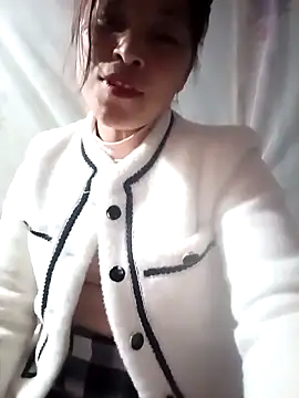 Alice-567's Live XXX Chat