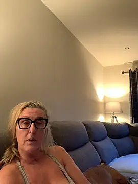 Chat XXX en directo de Mrsmoggy