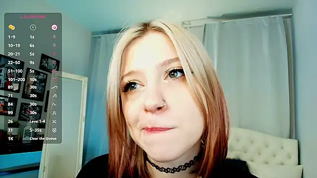 arielabradberry 现场XXX聊天