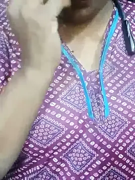 Pyasi-bhabhi 网络视讯表演